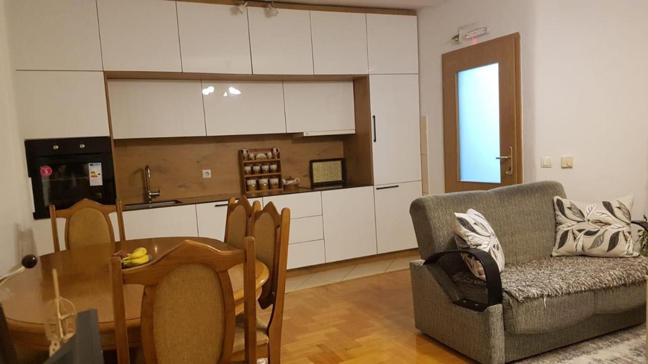 Redon Apartment Приштина Экстерьер фото